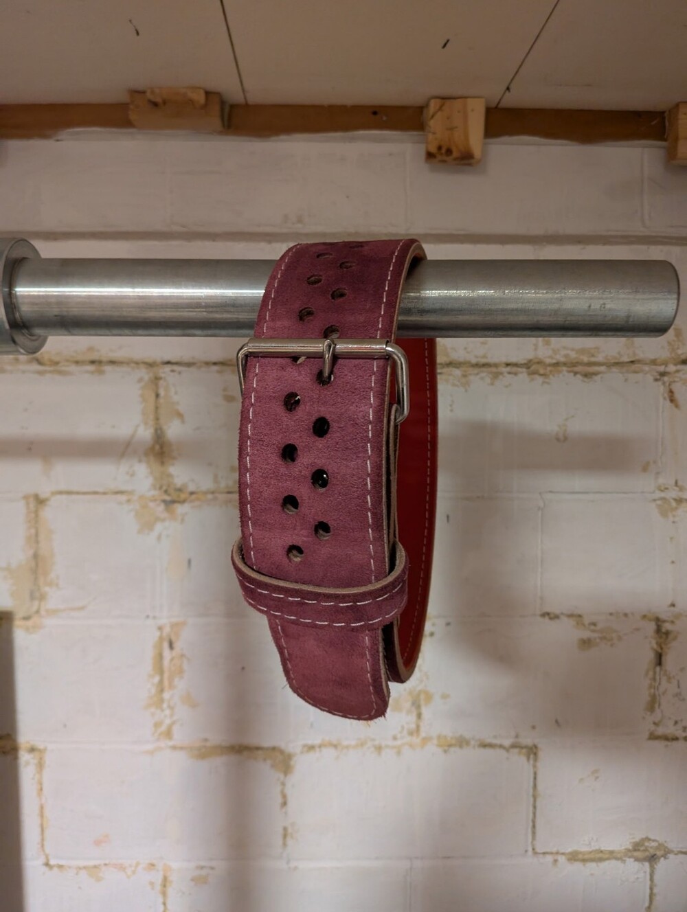Men's Suede Pioneer cut lifting Weightlifting Belt in Burgundy
